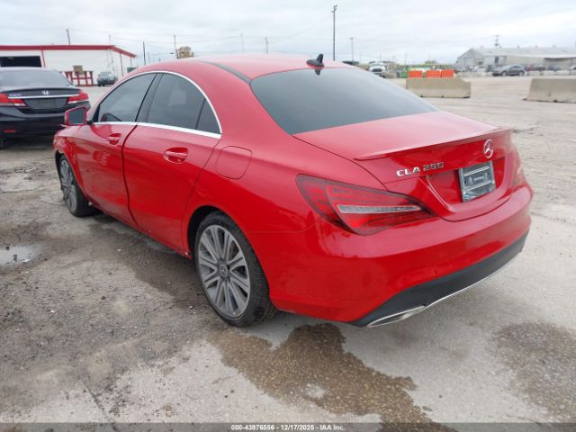 2018 MERCEDES-BENZ CLA 250 WDDSJ4EB1JN570302 Photo 2