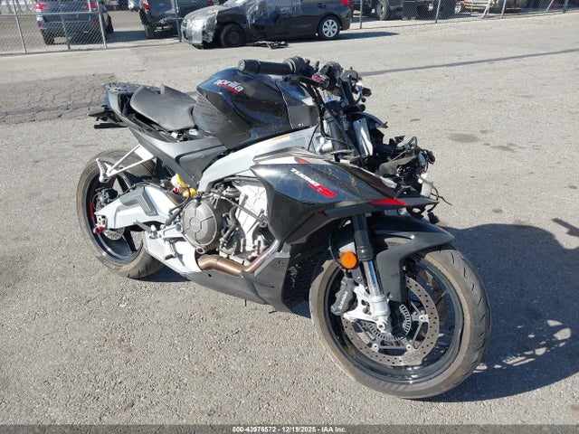 2022 APRILIA TUONO ZD4KSUM00NS000021