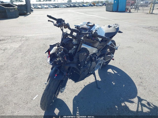 2022 APRILIA TUONO ZD4KSUM00NS000021 Photo 1