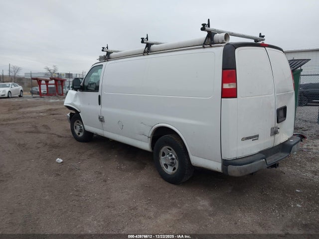 2013 CHEVROLET EXPRESS 2500 1GCWGFFA8D1128107 Photo 2