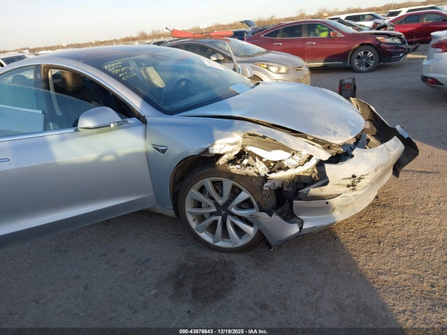 2018 TESLA MODEL 3 5YJ3E1EA1JF048485 Photo 0