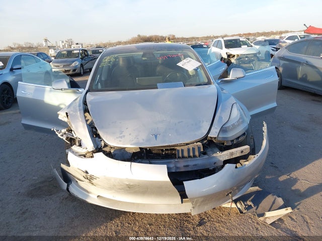 Продажа на аукционе авто 2018 Tesla Model 3, vin: 5YJ3E1EA1JF048485, номер лота: 43976643