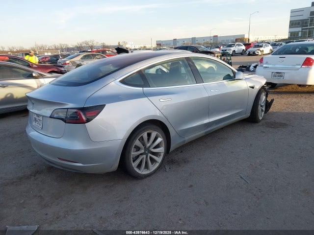 2018 TESLA MODEL 3 5YJ3E1EA1JF048485 Photo 3