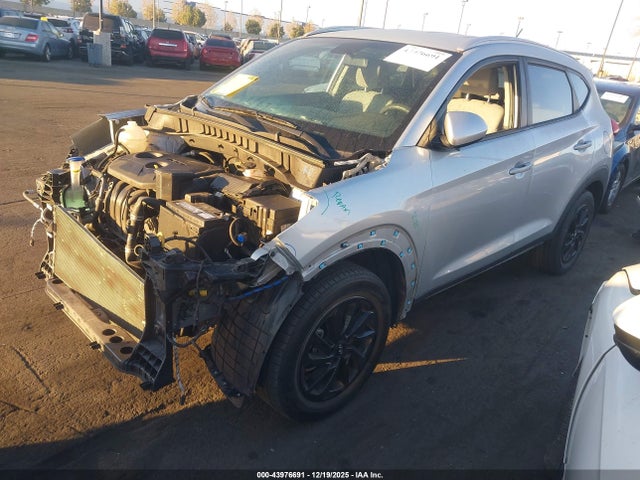 Hyundai TUCSON SE 2017 KM8J33A45HU440861 Image 2
