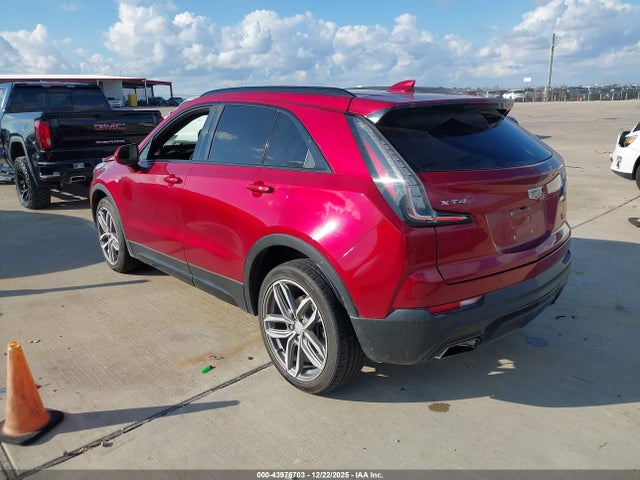 2019 CADILLAC XT4 1GYFZER42KF119133 Photo 2