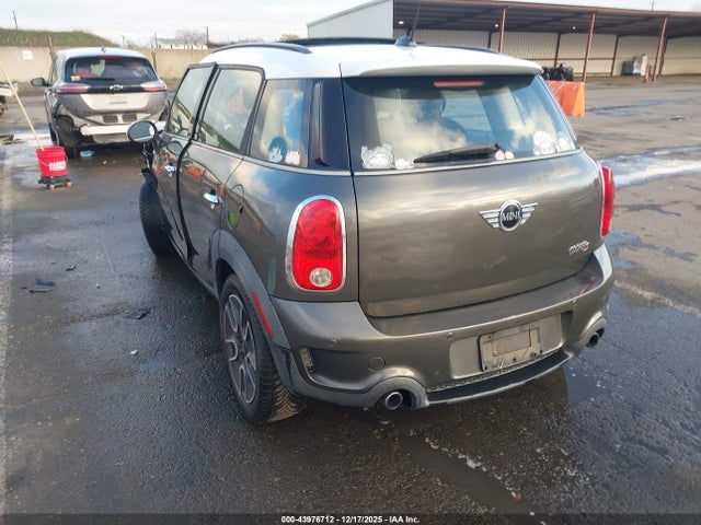 2011 MINI COOPER S COUNTRYMAN WMWZC3C53BWL78205 Photo 2