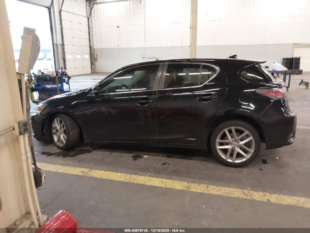Lexus CT 200H 2015 JTHKD5BH2F2236013 Image 15