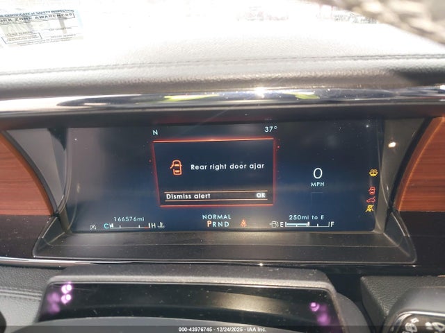 43976745 :رقم المزاد ، 5LMJJ3LT9NEL15830 vin ، 2022 Lincoln Navigator Reserve L مزاد بيع