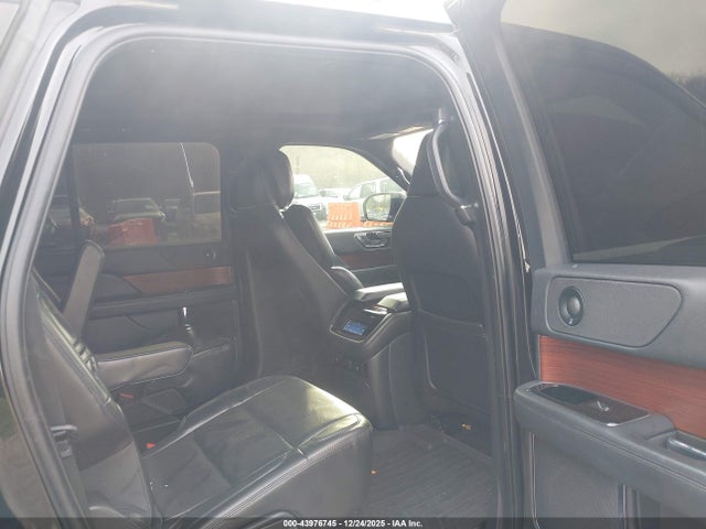 43976745 :رقم المزاد ، 5LMJJ3LT9NEL15830 vin ، 2022 Lincoln Navigator Reserve L مزاد بيع