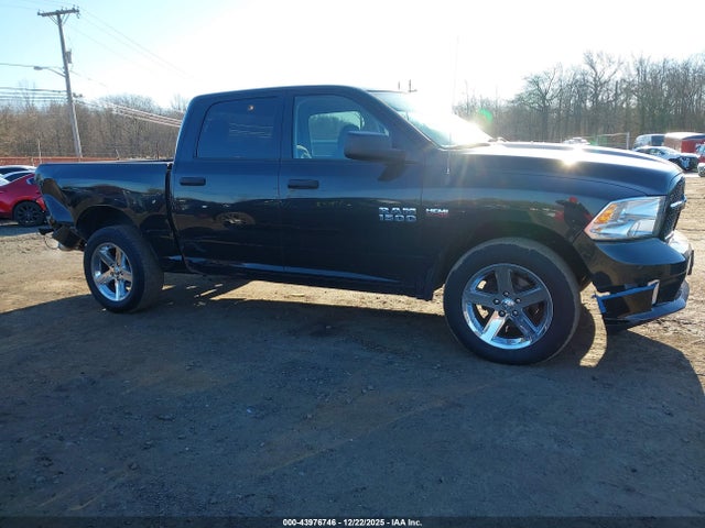Продажа на аукционе авто 2018 Ram 1500 Express  4x4 5'7 Box, vin: 3C6RR7KT4JG129876, номер лота: 43976746