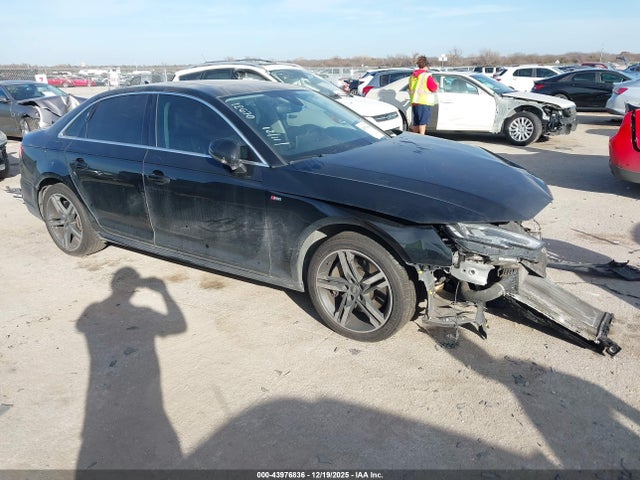 2017 AUDI A4 WAUENAF41HN000768 Photo 0