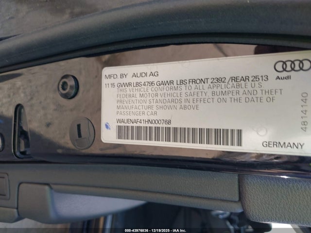 2017 AUDI A4 WAUENAF41HN000768 Photo 8