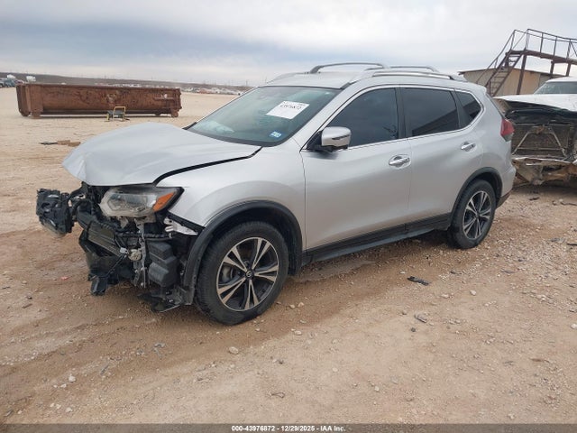 43976872 :رقم المزاد ، JN8AT2MT8LW005576 vin ، 2020 Nissan Rogue Sv Fwd مزاد بيع