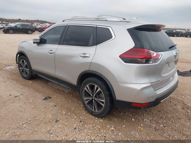 43976872 :رقم المزاد ، JN8AT2MT8LW005576 vin ، 2020 Nissan Rogue Sv Fwd مزاد بيع