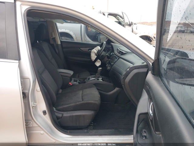 43976872 :رقم المزاد ، JN8AT2MT8LW005576 vin ، 2020 Nissan Rogue Sv Fwd مزاد بيع