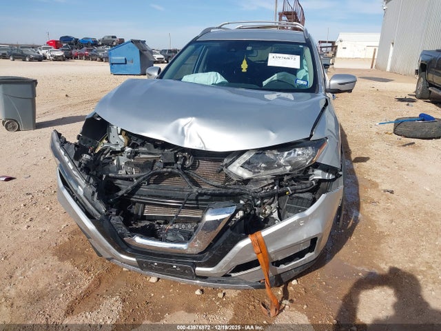 43976872 :رقم المزاد ، JN8AT2MT8LW005576 vin ، 2020 Nissan Rogue Sv Fwd مزاد بيع