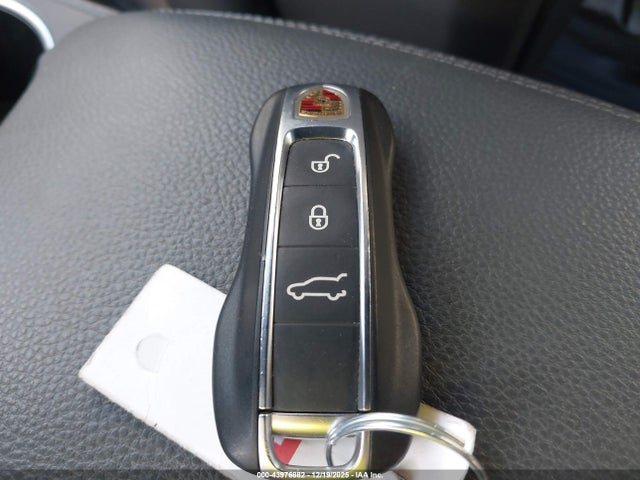 2019 PORSCHE CAYENNE WP1AA2AY9KDA06679 Photo 10