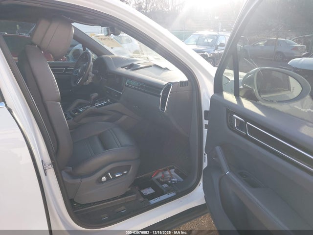 2019 PORSCHE CAYENNE WP1AA2AY9KDA06679 Photo 4