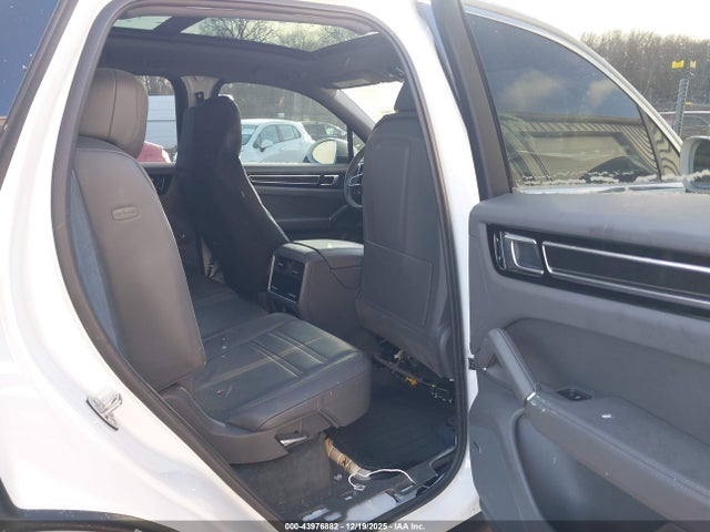 2019 PORSCHE CAYENNE WP1AA2AY9KDA06679 Photo 7