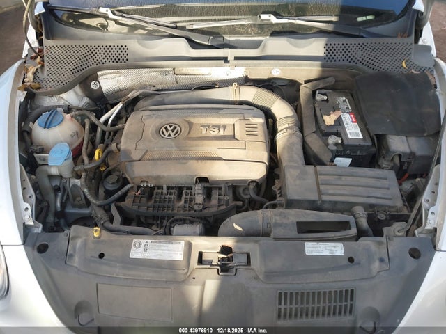 43976910 :رقم المزاد ، 3VWF17AT2EM638633 vin ، 2014 Volkswagen Beetle 1.8t Entry مزاد بيع