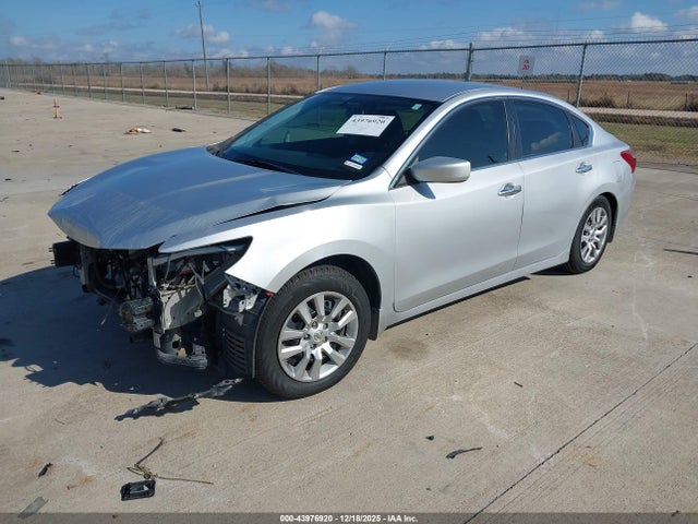 Nissan Altima 2.5 S 2018 1N4AL3AP1JC281501 Image 2