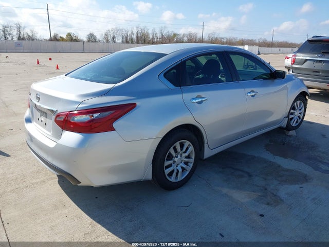Nissan Altima 2.5 S 2018 1N4AL3AP1JC281501 Image 4