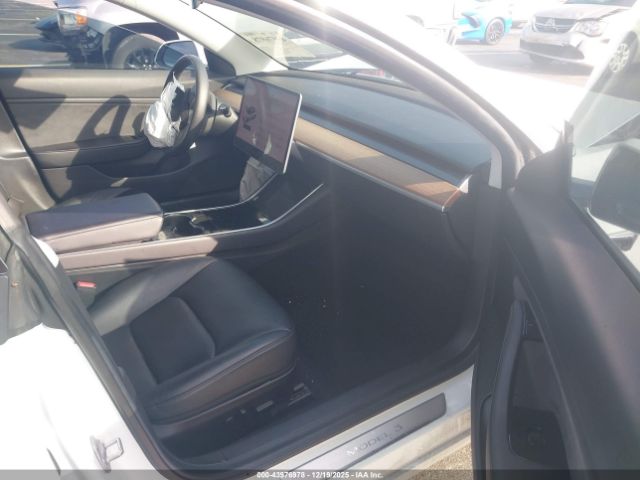 2019 TESLA MODEL 3 5YJ3E1EB5KF469233 Photo 4