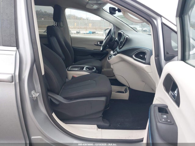 2021 CHRYSLER PACIFICA HYBRID 2C4RC1R74MR544663 Photo 4