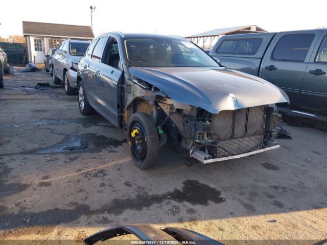 2018 VOLVO XC60 YV4102RK2J1042683