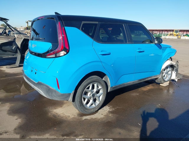 KNDJ23AU4R7226421 KIA SOUL S