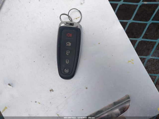 Продажа на аукционе авто 2015 Ford Escape Titanium, vin: 1FMCU0J90FUA59464, номер лота: 43977022