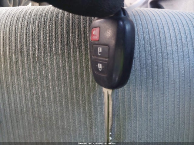 JTDKDTB3XG1132337 Toyota Prius C Two