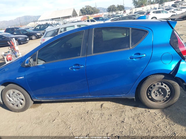 JTDKDTB3XG1132337 Toyota Prius C Two