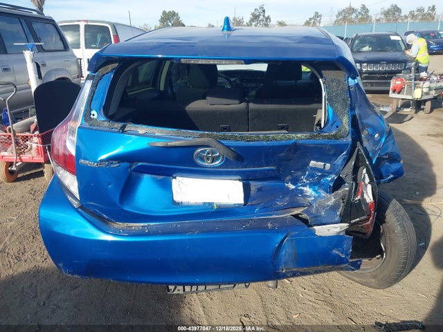 JTDKDTB3XG1132337 Toyota Prius C Two