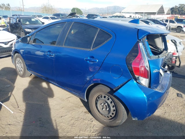 JTDKDTB3XG1132337 Toyota Prius C Two