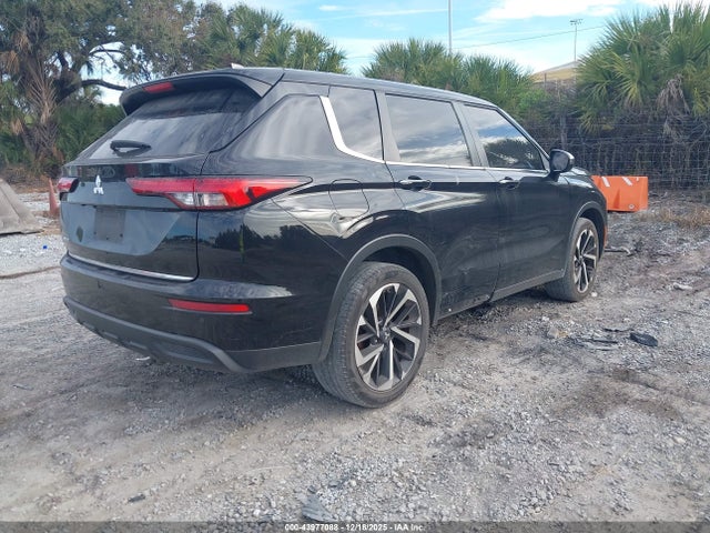 2022 MITSUBISHI OUTLANDER JA4J3TA81NZ065941 Photo 3