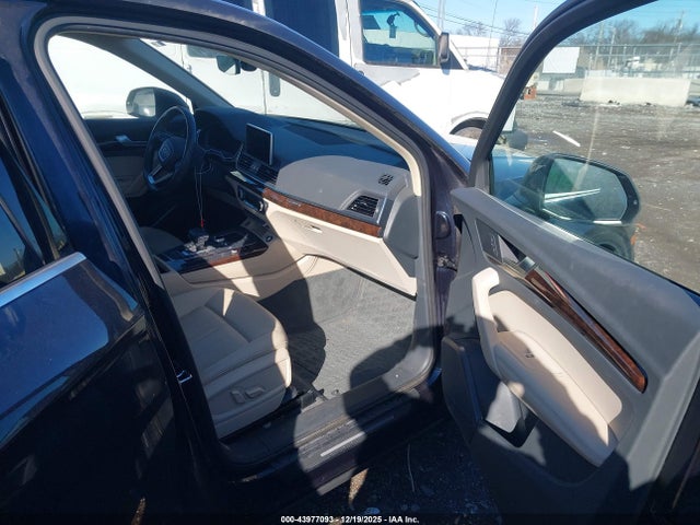 WA1BNAFY6K2056846 Audi Q5 45 Premium