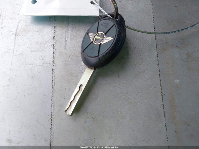 2007 MINI COOPER WMWRF33517TG16989 Photo 10