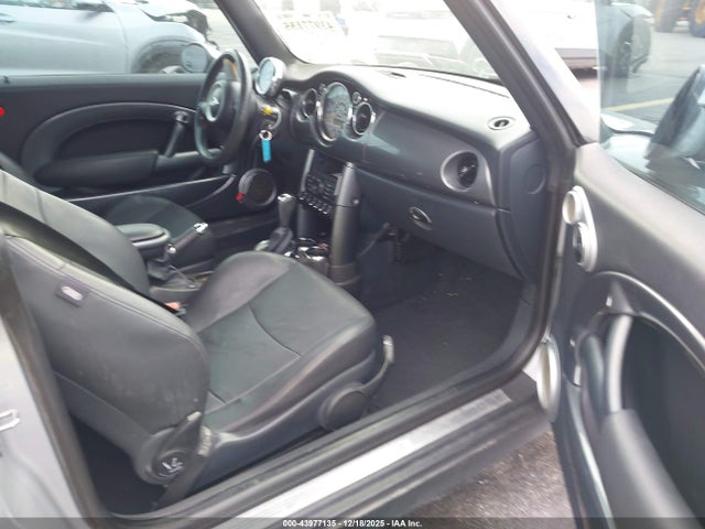 2007 MINI COOPER WMWRF33517TG16989 Photo 4