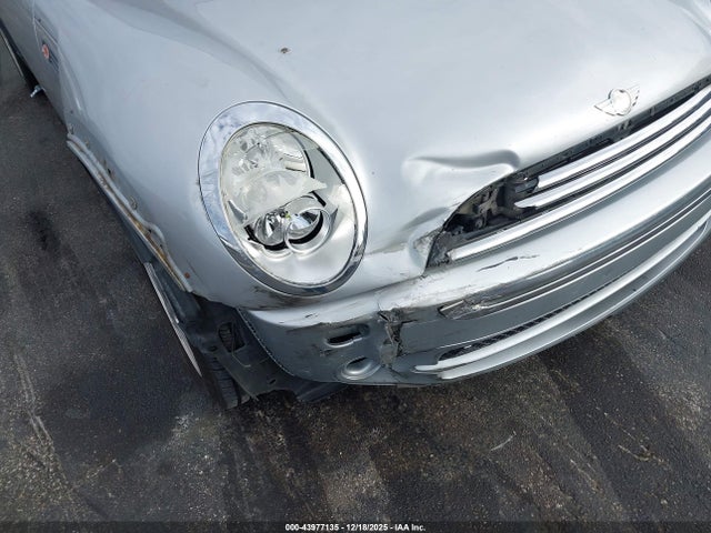2007 MINI COOPER WMWRF33517TG16989 Photo 5