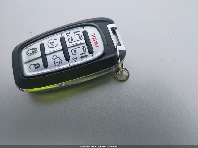 Продаж на аукціоні авто 2024 Chrysler Pacifica Touring L Awd, vin: 2C4RC3BG3RR185612, номер лоту: 43977177