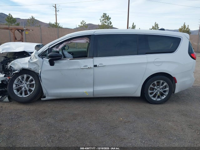 Продаж на аукціоні авто 2024 Chrysler Pacifica Touring L Awd, vin: 2C4RC3BG3RR185612, номер лоту: 43977177