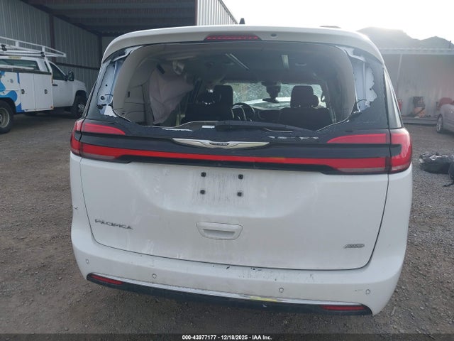 Продаж на аукціоні авто 2024 Chrysler Pacifica Touring L Awd, vin: 2C4RC3BG3RR185612, номер лоту: 43977177
