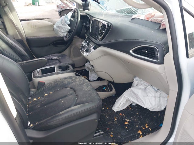 Продаж на аукціоні авто 2024 Chrysler Pacifica Touring L Awd, vin: 2C4RC3BG3RR185612, номер лоту: 43977177