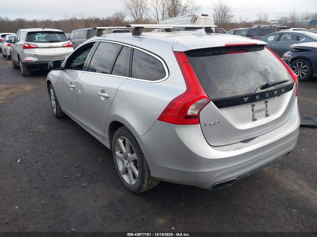 2017 VOLVO V60 YV140MSK8H1343873 Photo 2