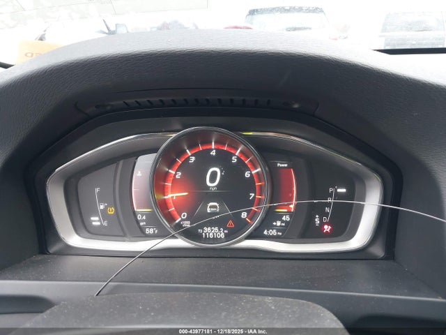 2017 VOLVO V60 YV140MSK8H1343873 Photo 6