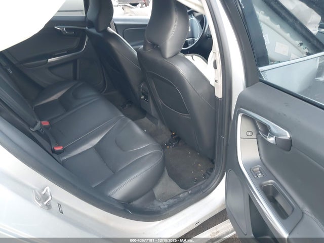2017 VOLVO V60 YV140MSK8H1343873 Photo 7
