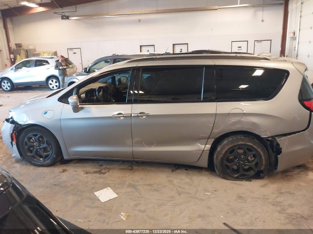 Aukcja sprzedaży 2021 Chrysler Pacifica Hybrid Touring L, vin: 2C4RC1L77MR587645, numer aukcji: 43977220
