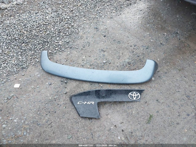 JTNKHMBX9L1067712 Toyota C-HR XLE