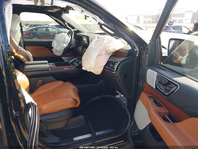 2021 LINCOLN NAVIGATOR 5LMJJ3LT7MEL17817 Photo 4